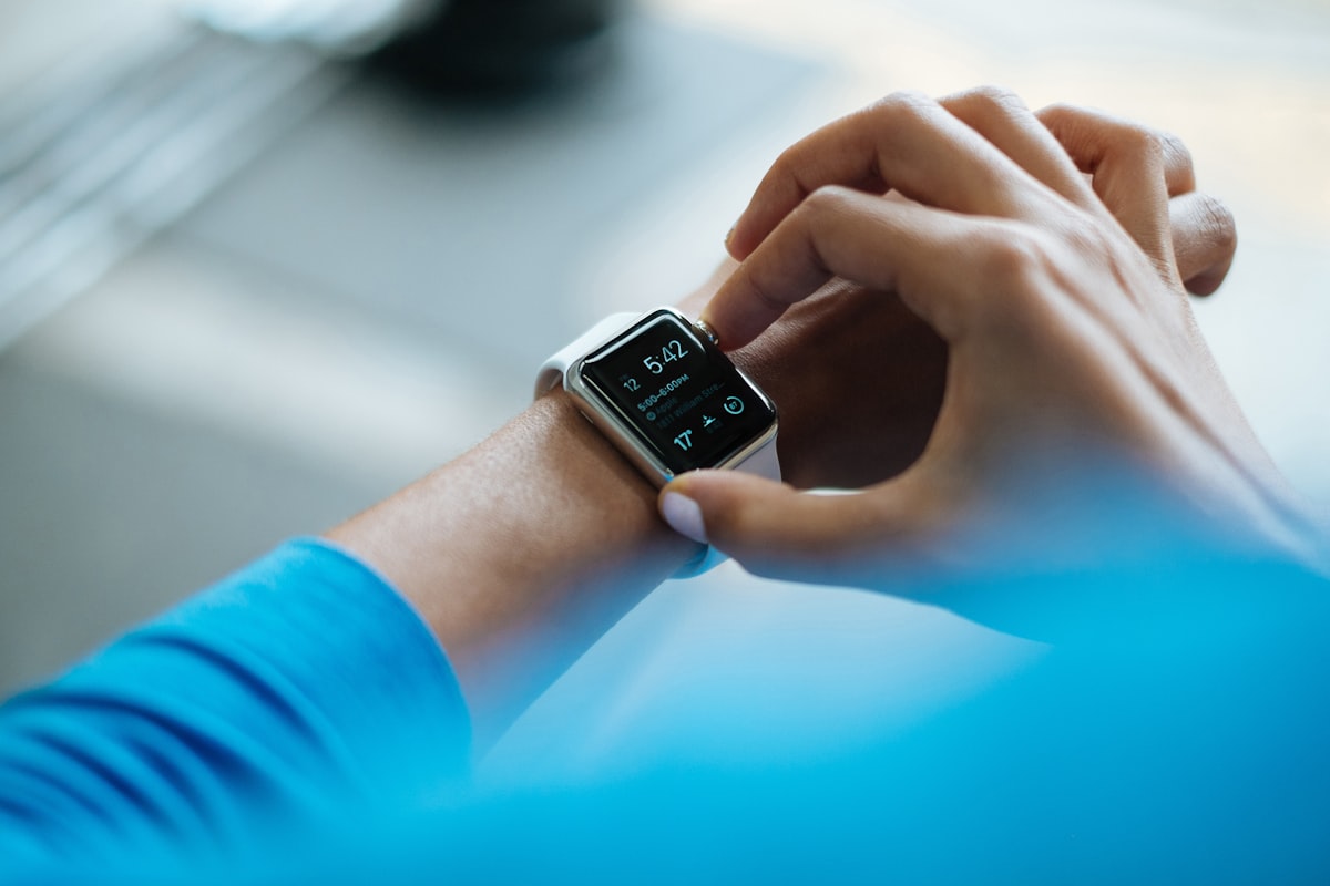 Montre Connectée et Paiement Sans Contact NFC : Le Guide Complet en 2026