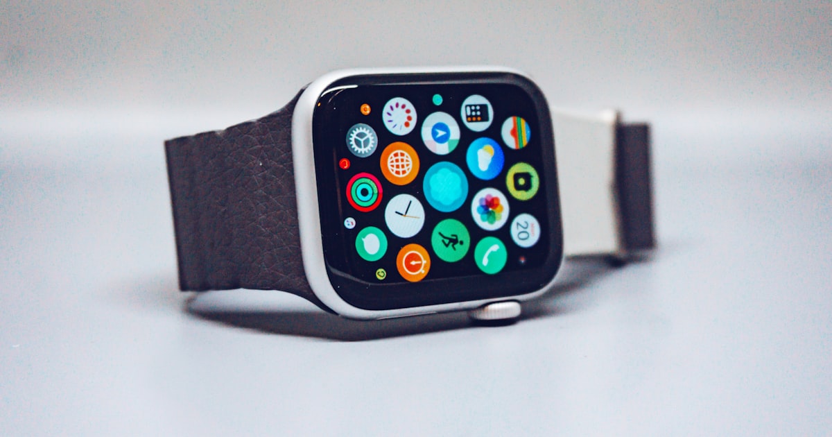Montre Connectée Pas Chère : Les Meilleurs Modèles à Moins de 200€ en 2026